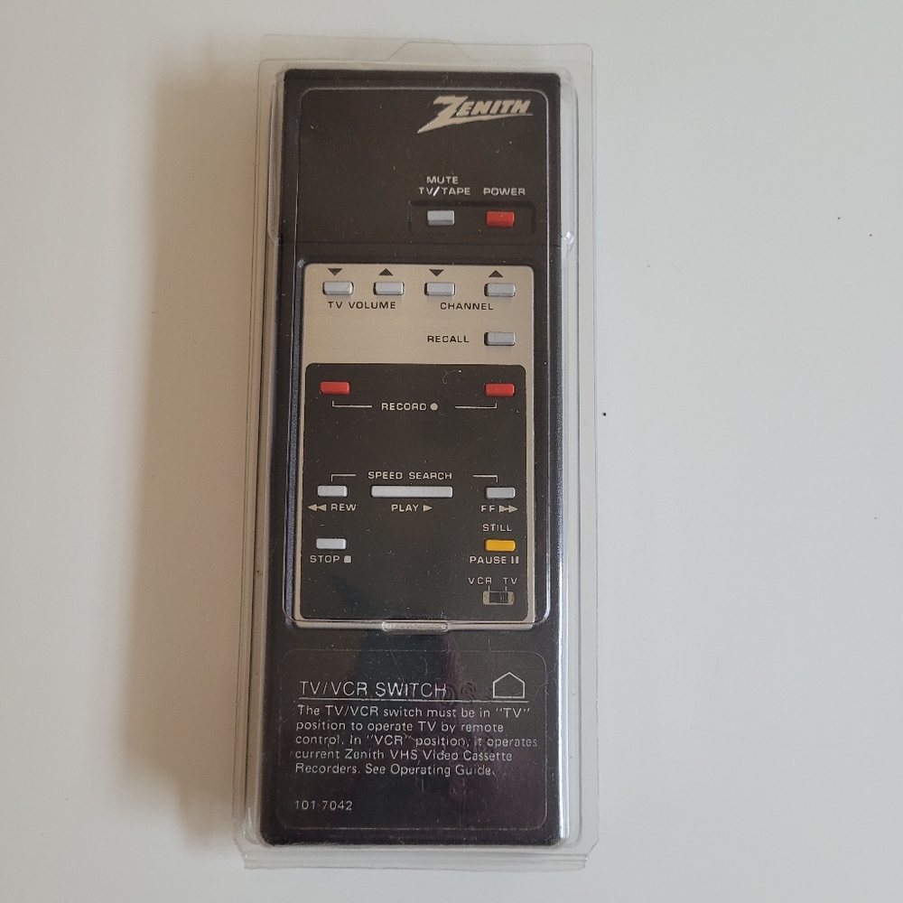 Vintage Zenith TV VCR Switch Remote Control 101-7042 Needs Battery